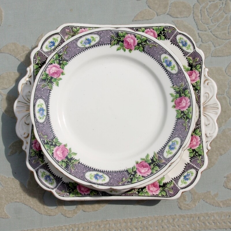 Vintage 30s Shelley Sandon China Plates Set