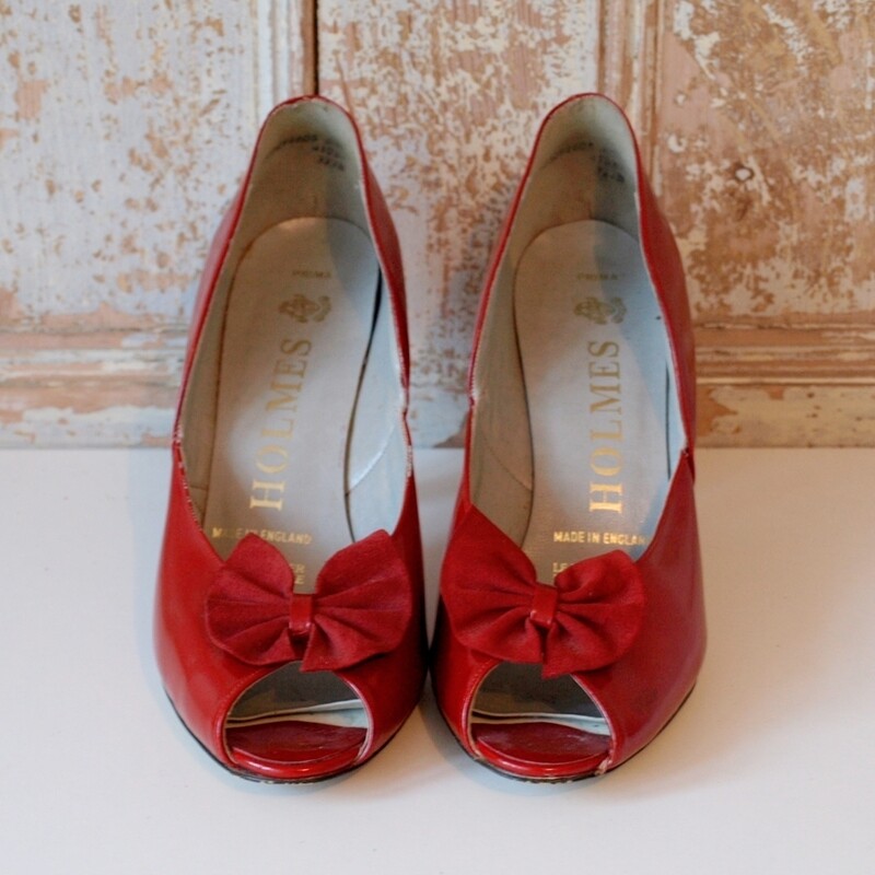Ladies Red Patent Leather Bow High Heels by Holmes 5.5