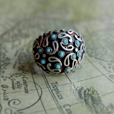 Vintage Ladies White Metal &amp; Turquoise Glass Ring