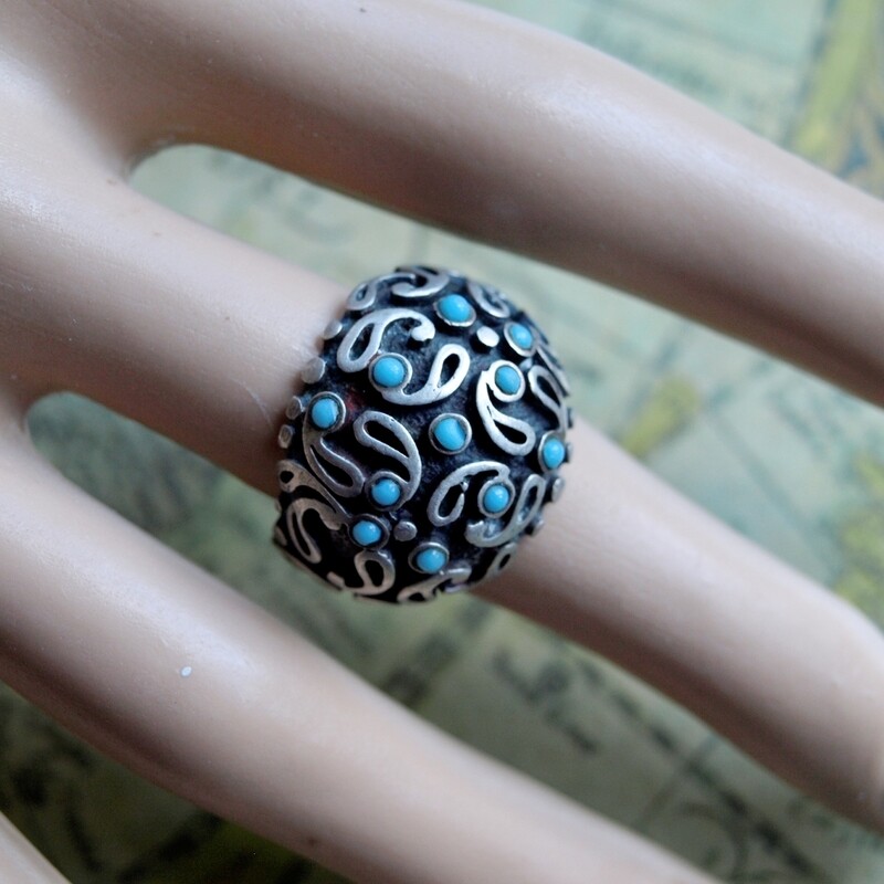 Vintage Ladies White Metal &amp; Turquoise Glass Ring