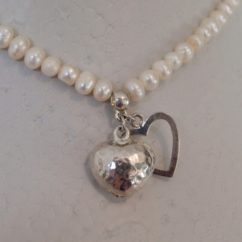 Short Pearl &amp; Silvertone Heart Necklace