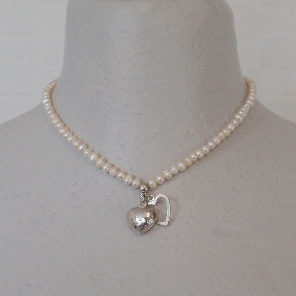 Short Pearl &amp; Silvertone Heart Necklace