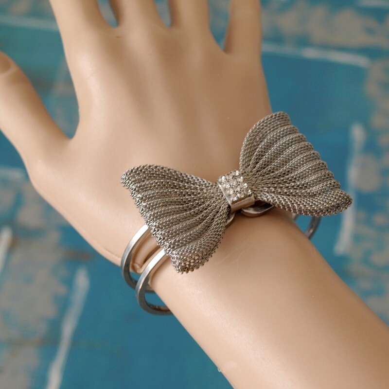 Vintage Silvertone Bow Clamper Bangle