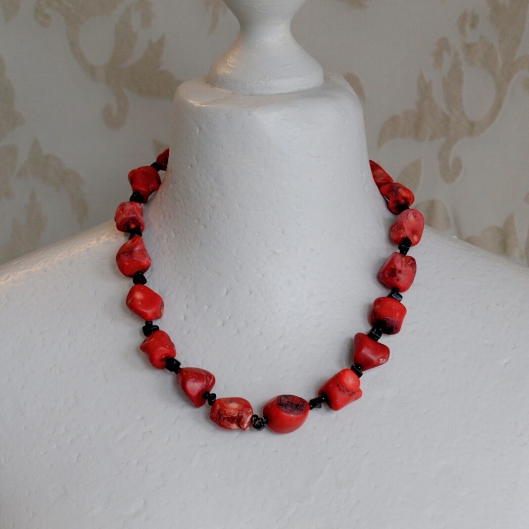 Chunky Red Coral &amp; Black Jet Necklace