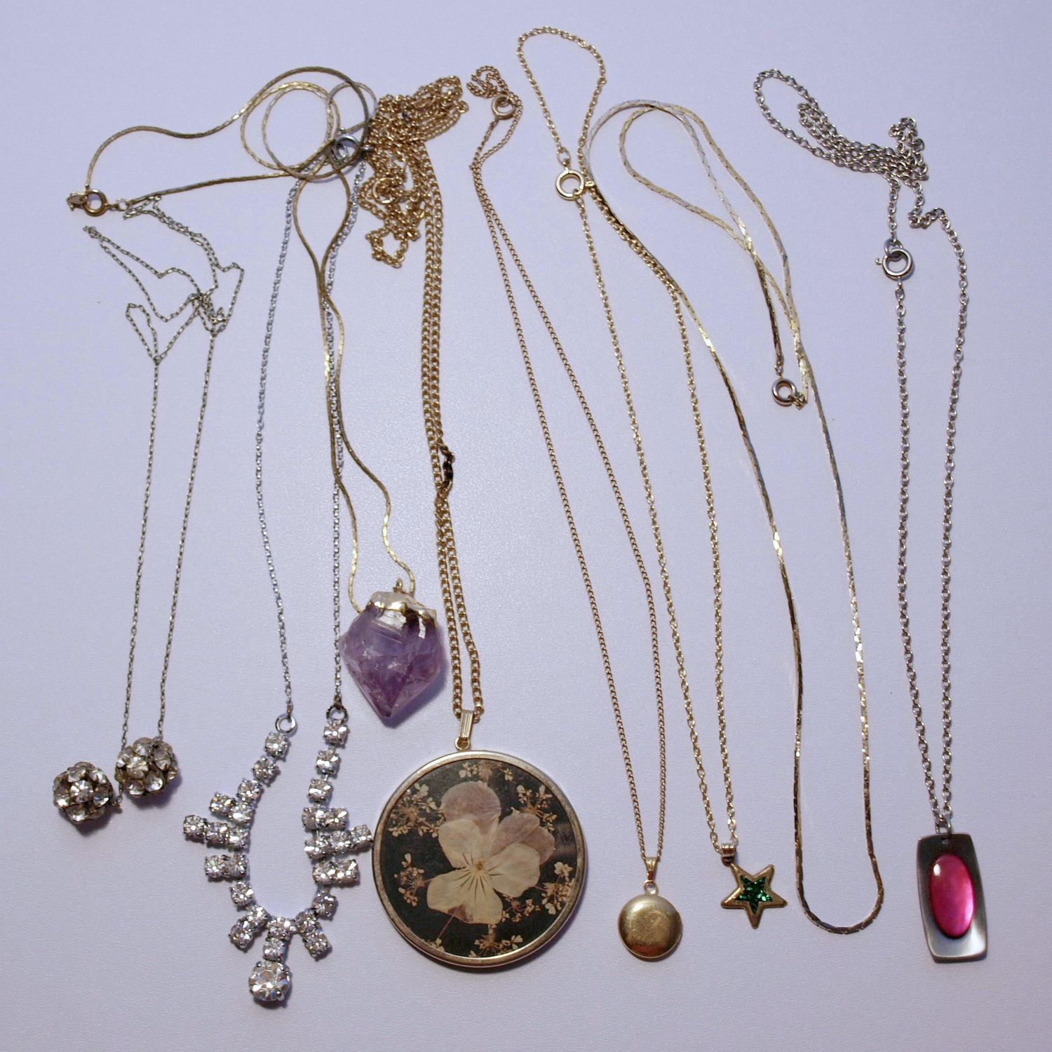 WHOLESALE LOT OF 8 VINTAGE NECKLACES