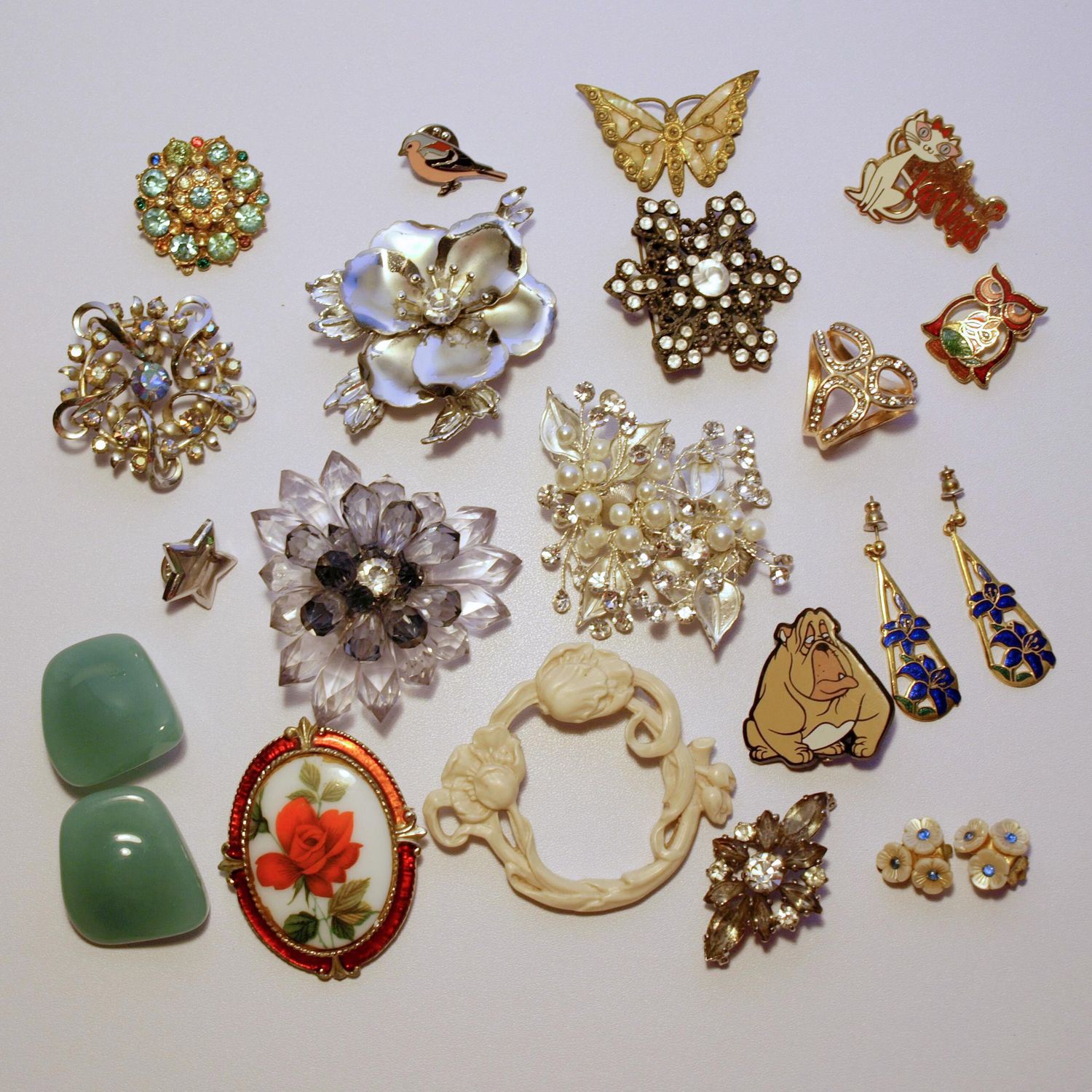Wholesale Lot of Vintage Booches, Earrings, etc