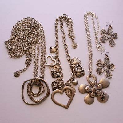 90s Metal Necklace &amp; Earrings Lot - Pasha &amp; Saks