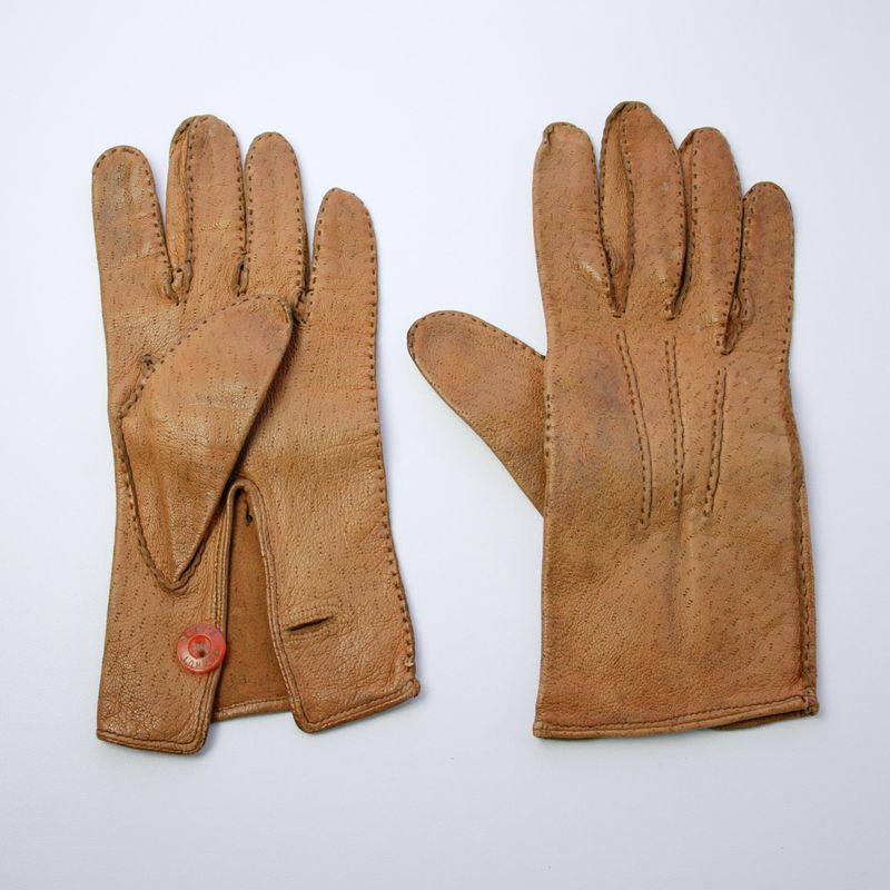 Vintage Handstitched Tan Leather Dents Gloves