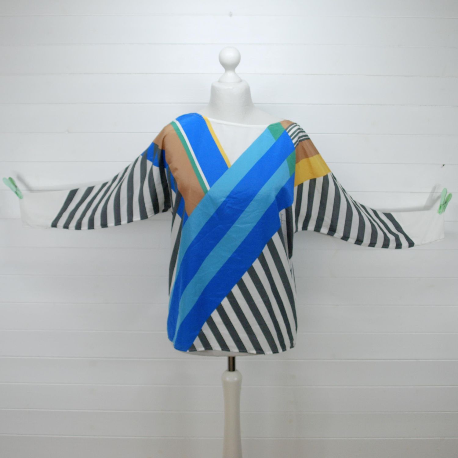 Italian Vintage 80s Batwing Geometric Blouse