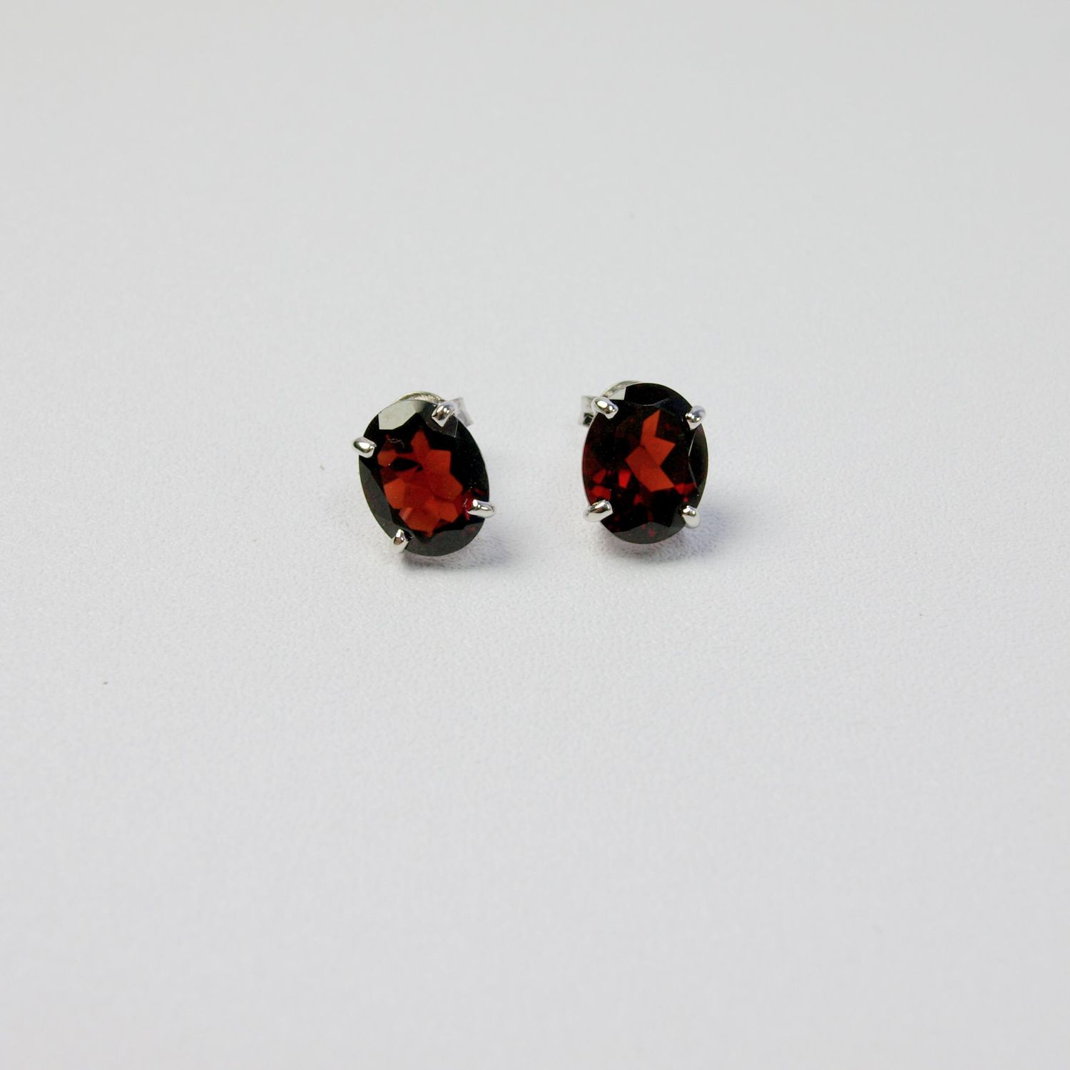 Garnet &amp; 9ct White Gold Stud Earrings