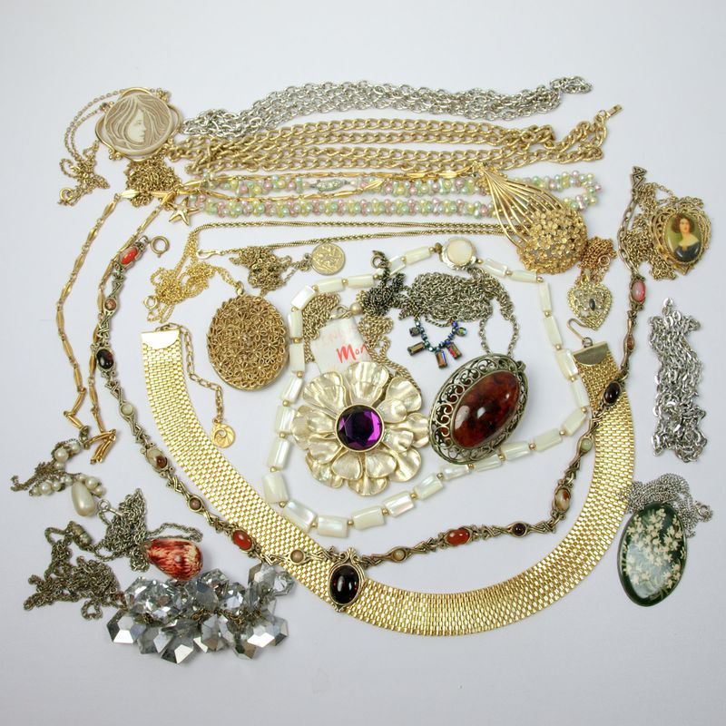Vintage Necklaces Wholesale