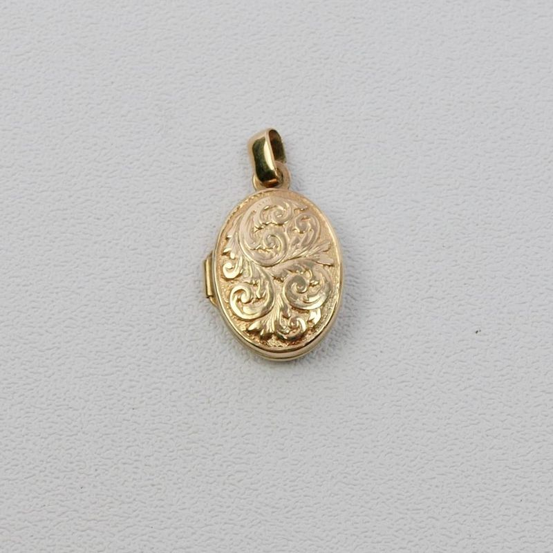 Vintage 9ct Gold Foliate Miniature Locket 
