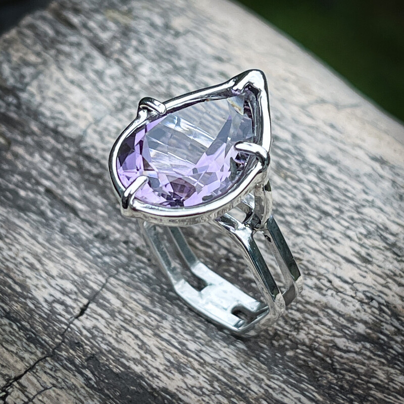 10.18 carats Amethyst Ring Size 7