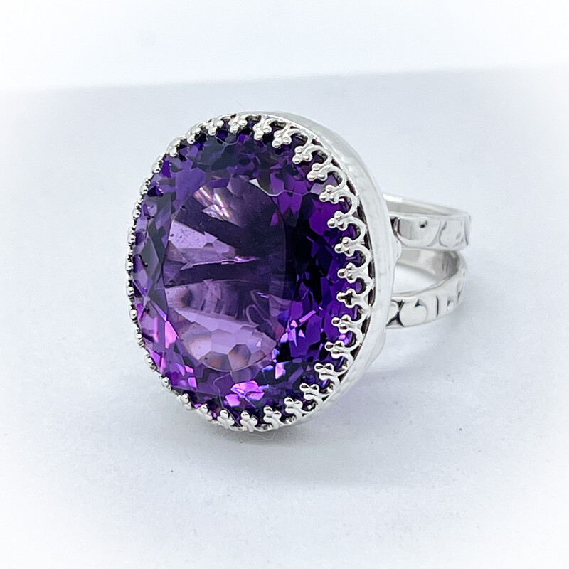 30 carats amethyst Ring size 8