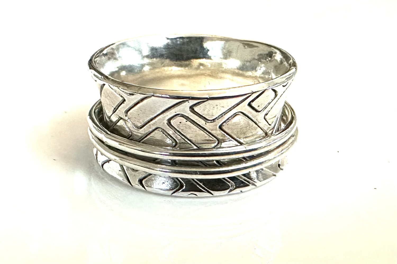 Anticlastic Ring Size 7