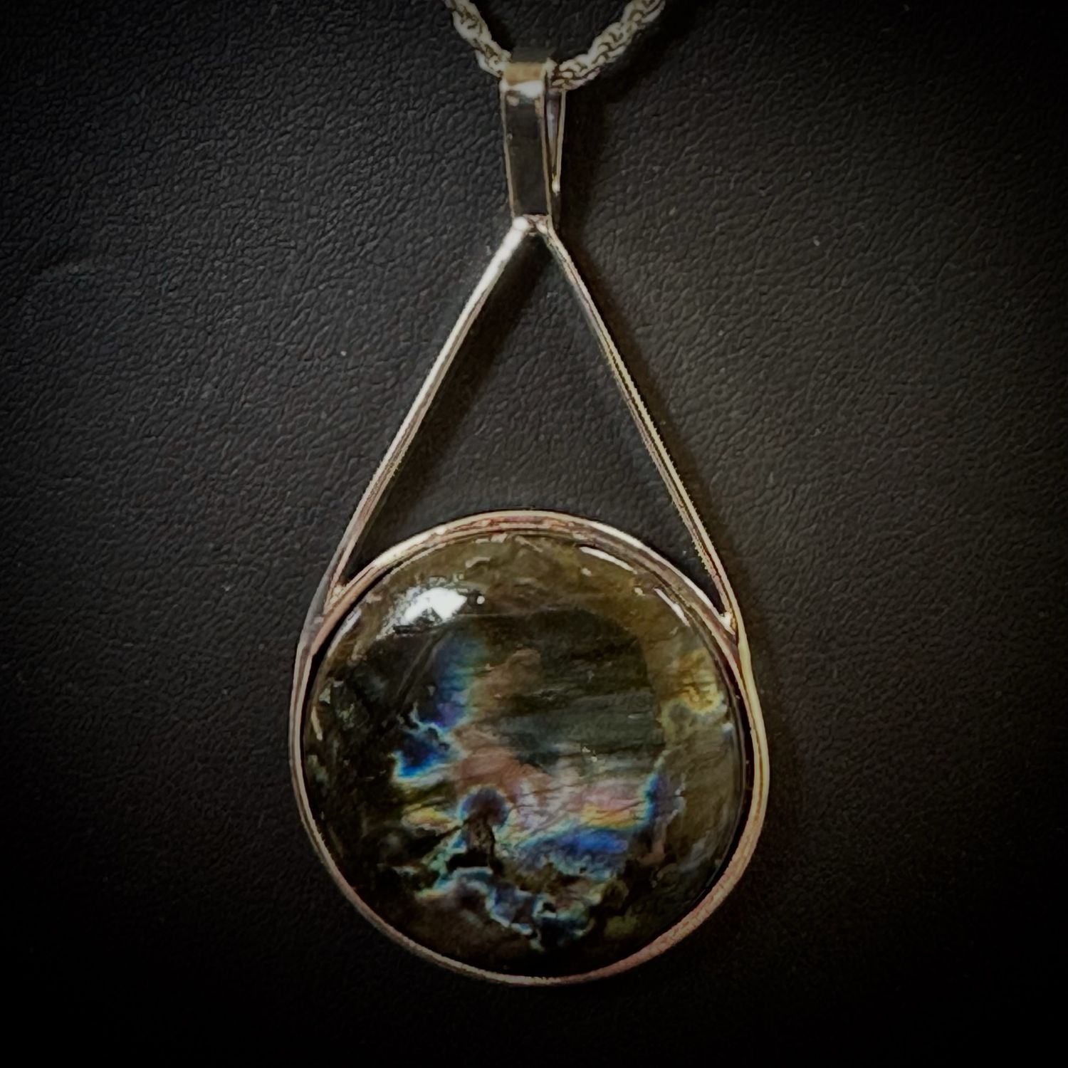 Spectrolite Labradorite pendant
