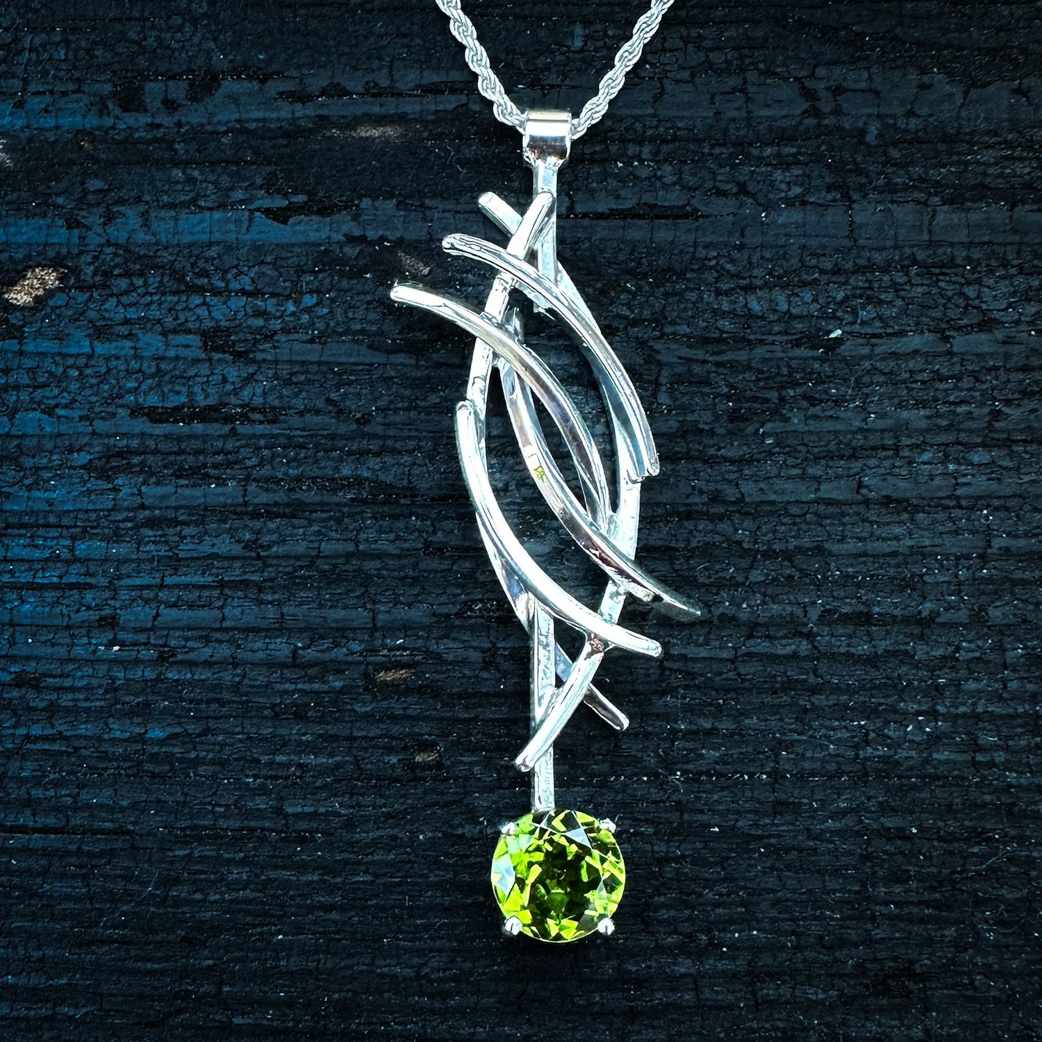 3.85 carats Peridot Pendant