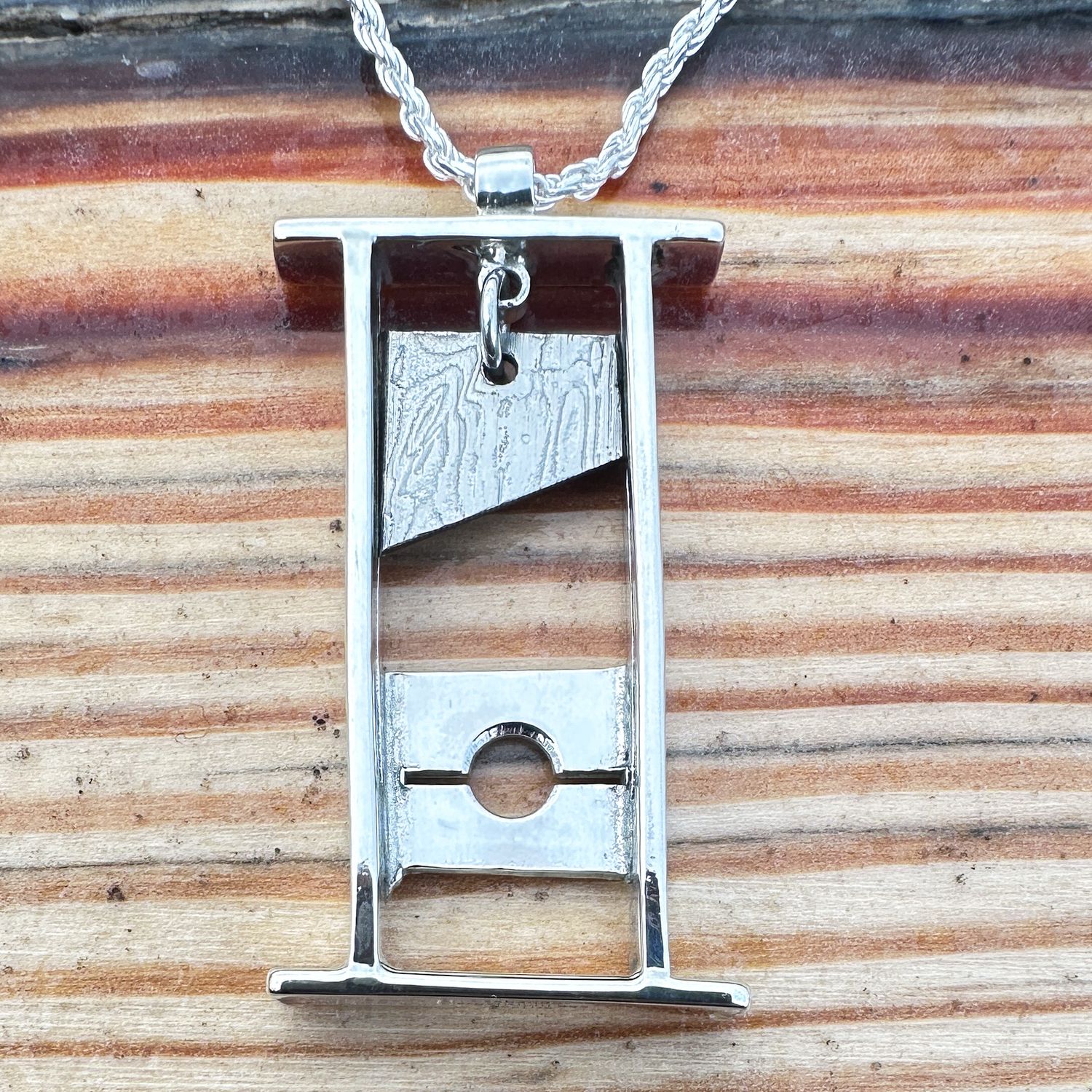 Guillotine Pendant