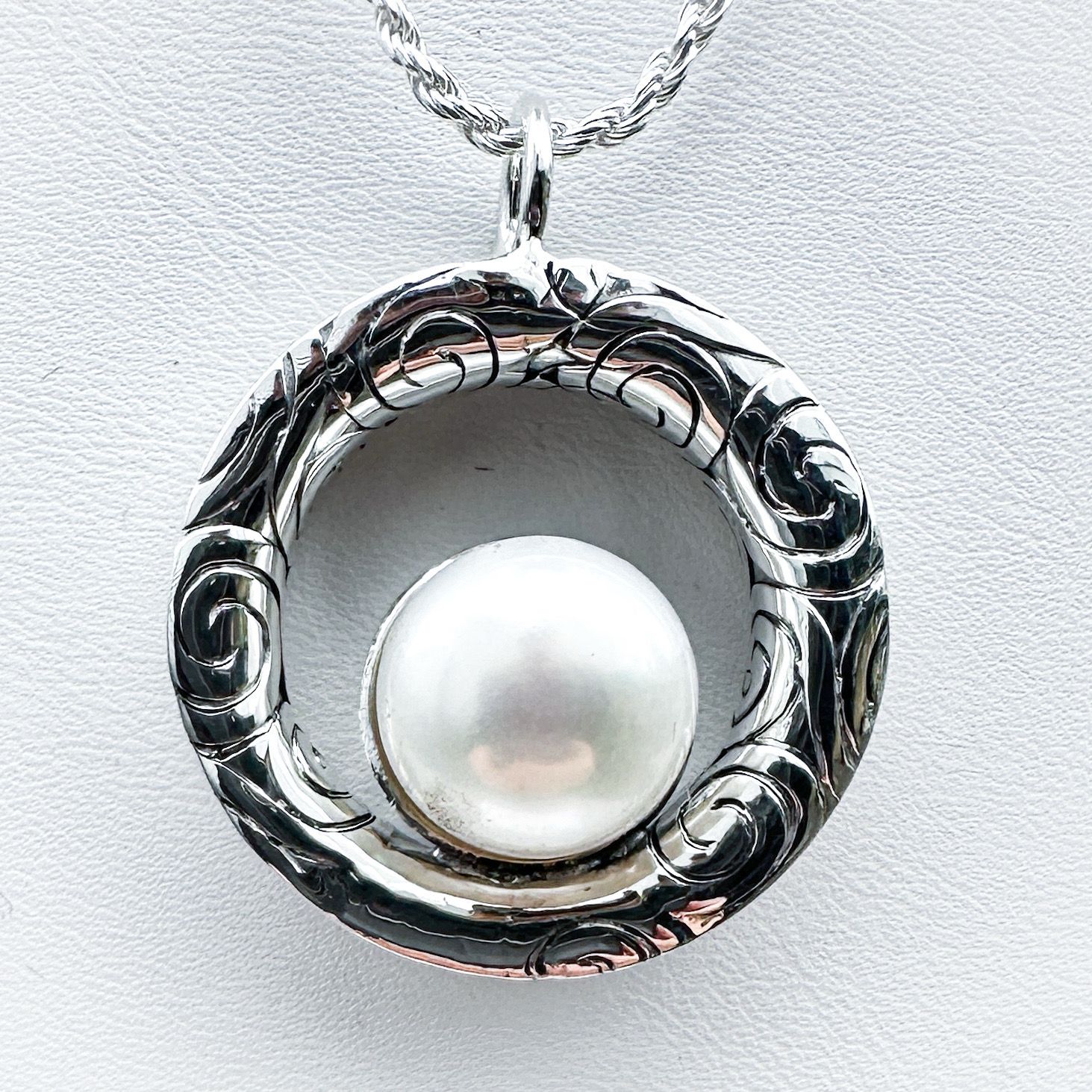 Saltwater Mabe Pearl Pendant