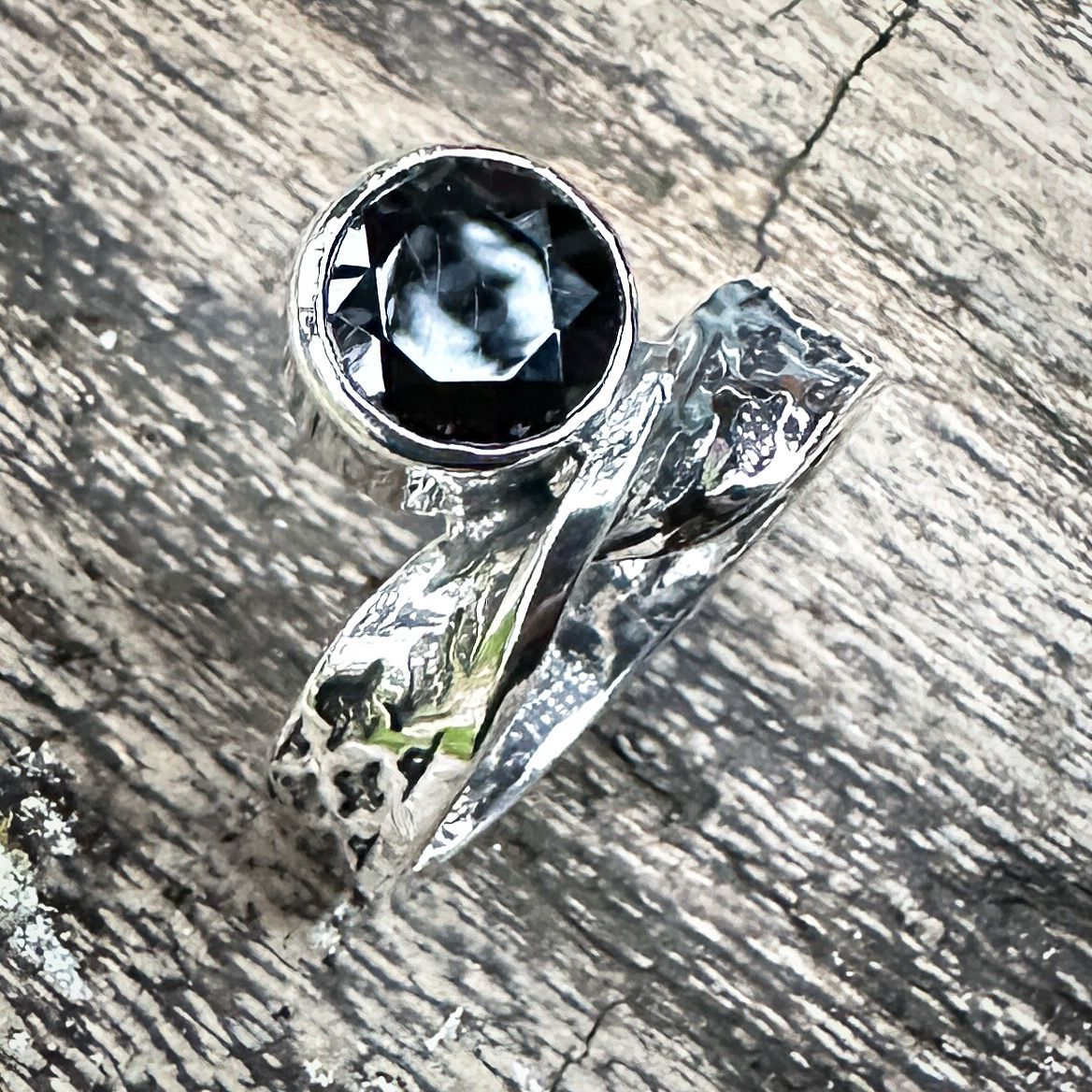 Möbius Black Spinel Ring Size 7.5