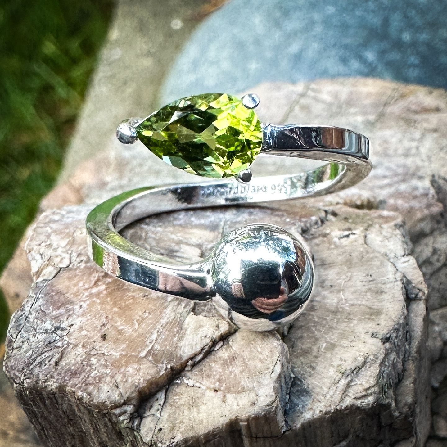 .9 carat Peridot Ring size 6.5