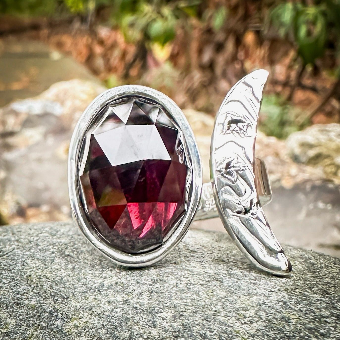 15 carats Rose Cut Garnet Ring Size 7.5