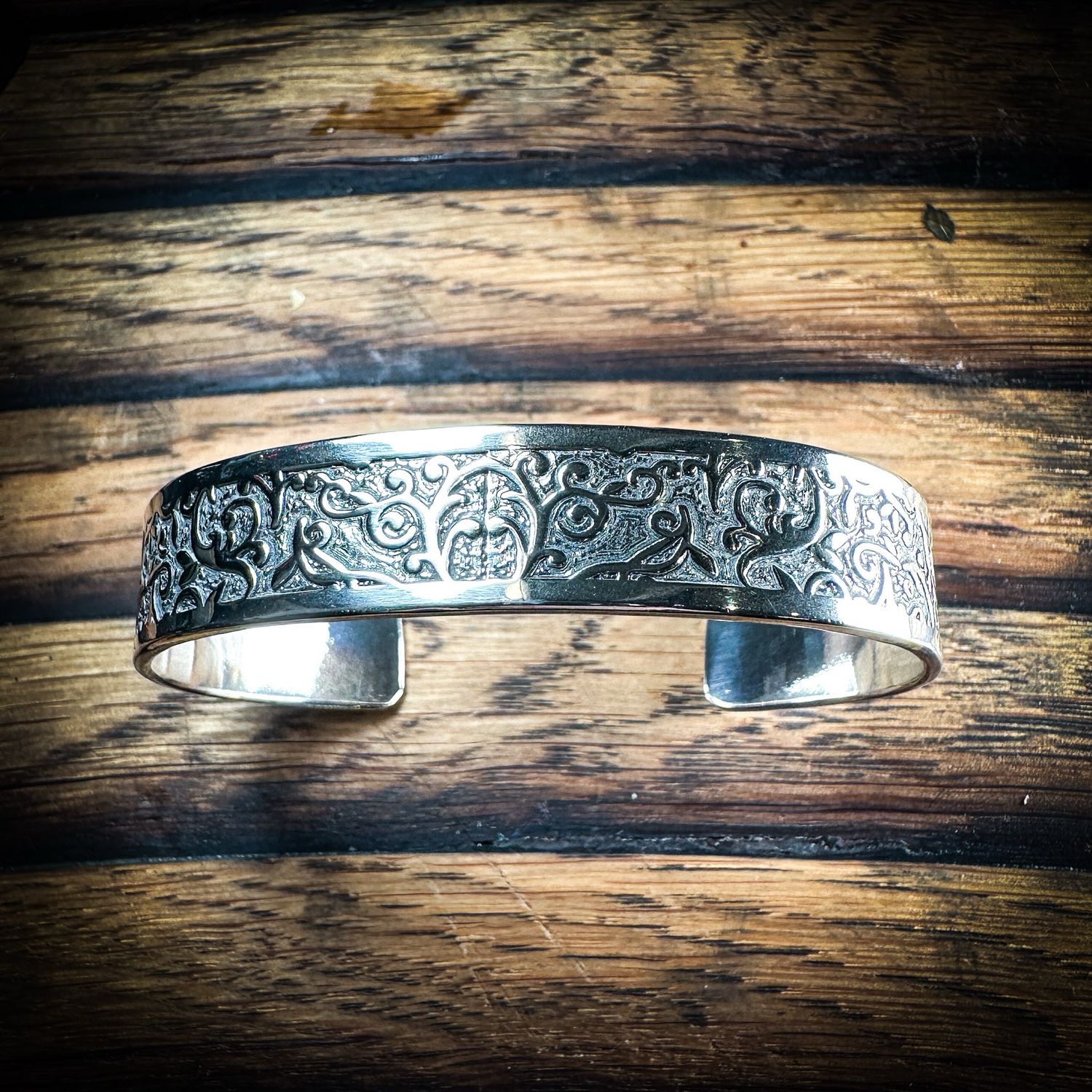 Etched Filigree Cuff size M Etched Filigree Cuff size M