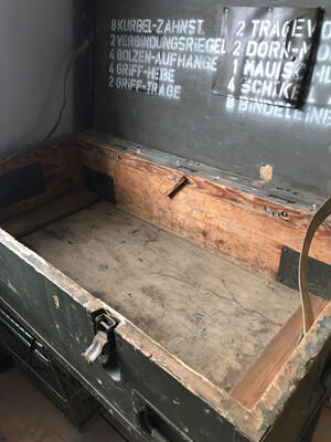 Sidetable legerkist