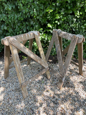 Oude houten schragen