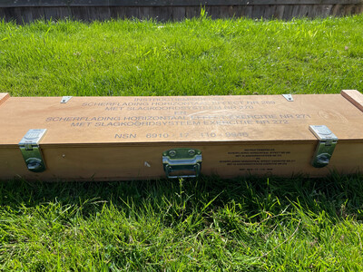 Partij blanken houten kisten