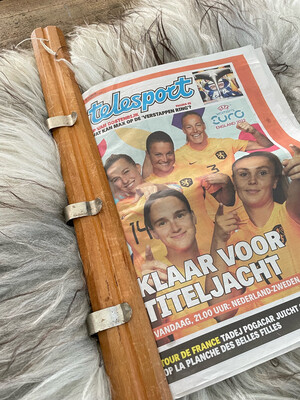 Krantenhouders vintage