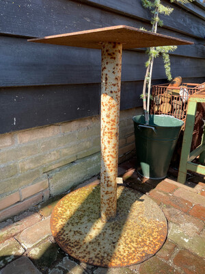 Stalen (planten)tafel