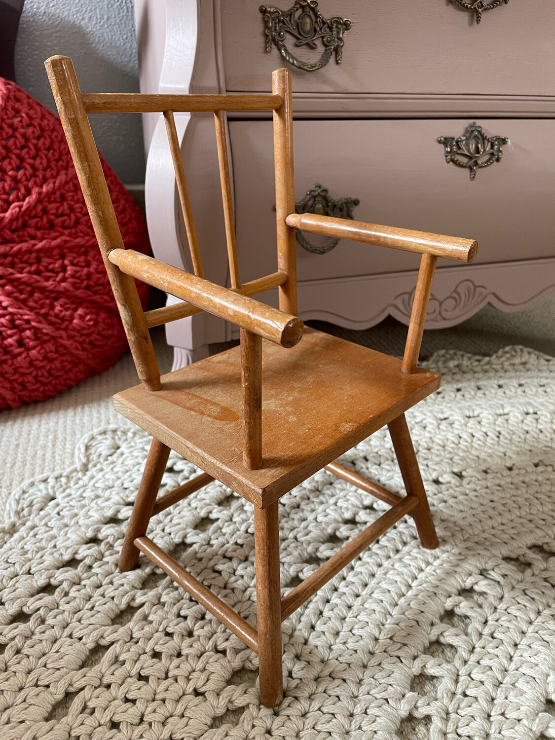 Houten poppenstoeltje