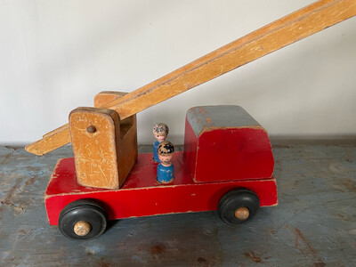 Houten brandweerauto