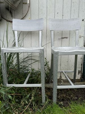 Hoge stoelen aluminium