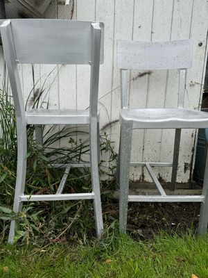 Hoge stoelen aluminium