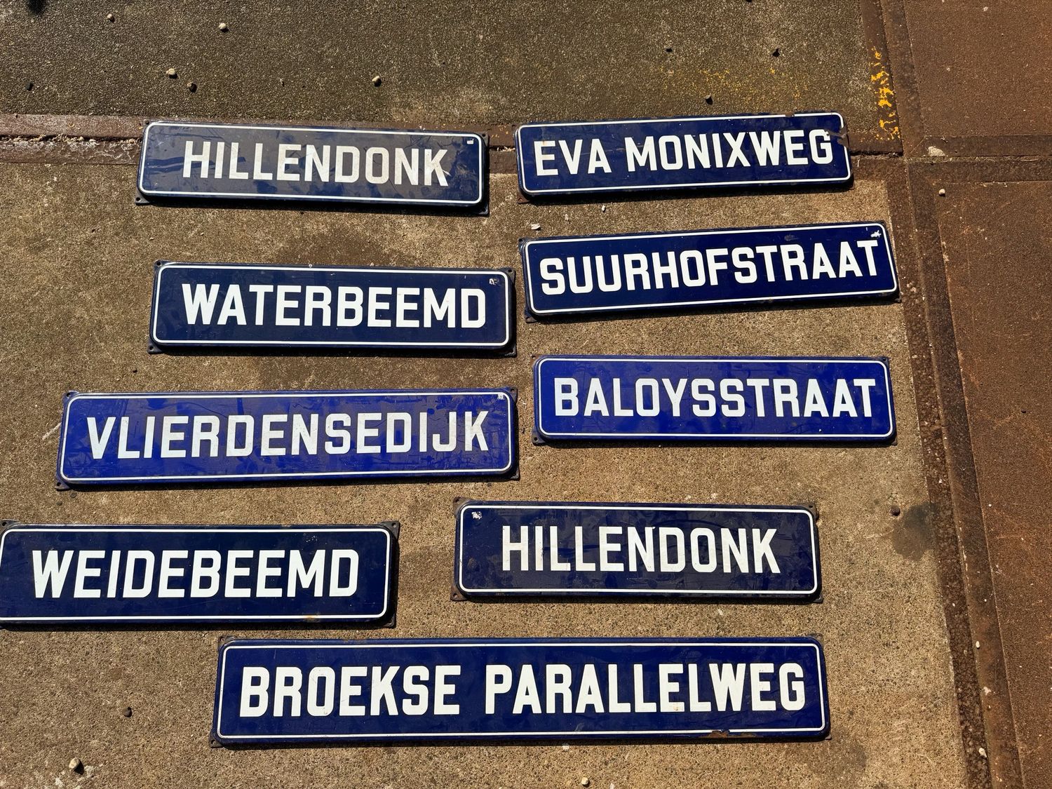 Oude straatnaambordjes