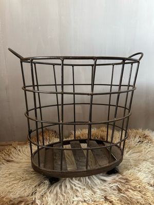 Metalen mand