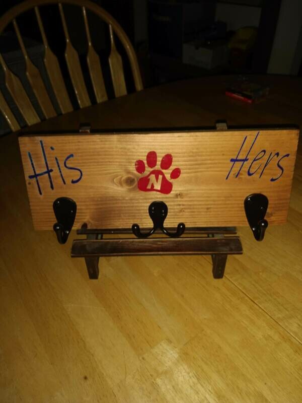 Wood key and leash rack
