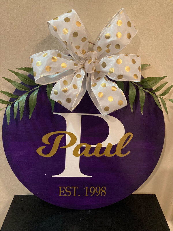 Custom Family Name Round Wreath