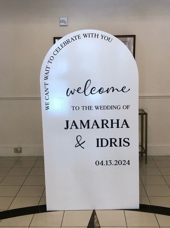 Arch Welcome Wall