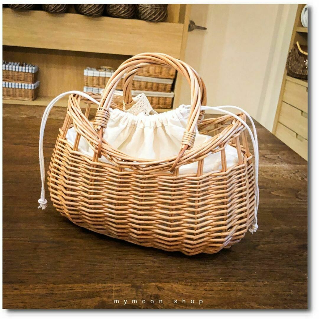 Willow woven bag curved mouth