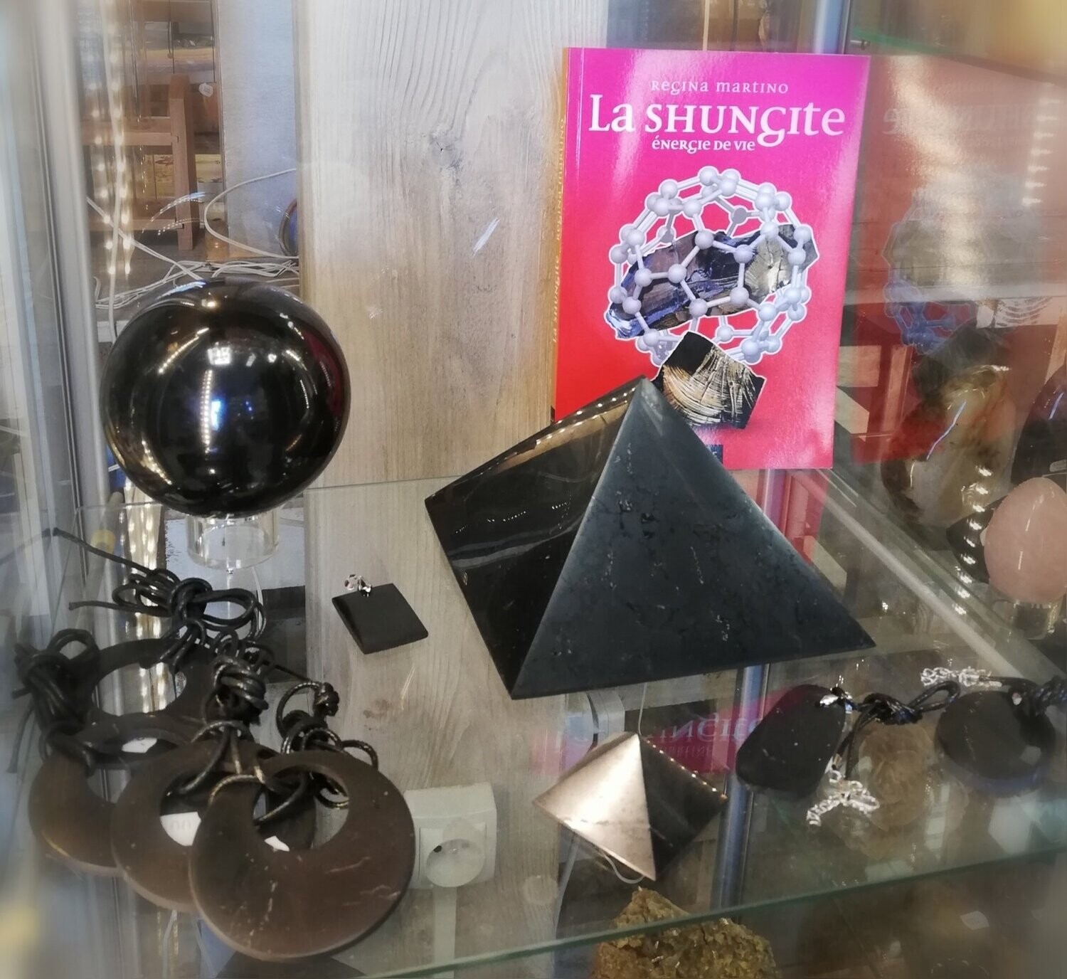 Pyramide ou sphére Shungite à partir de 40€