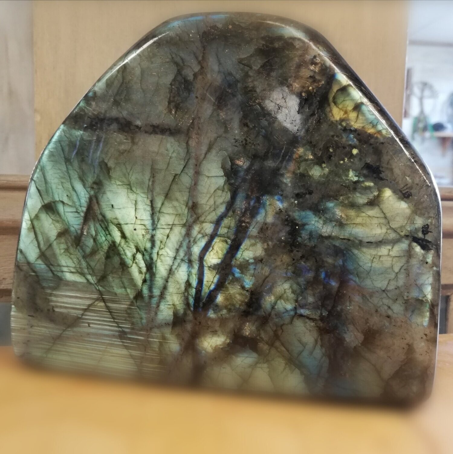 Labradorite 16x14 cm