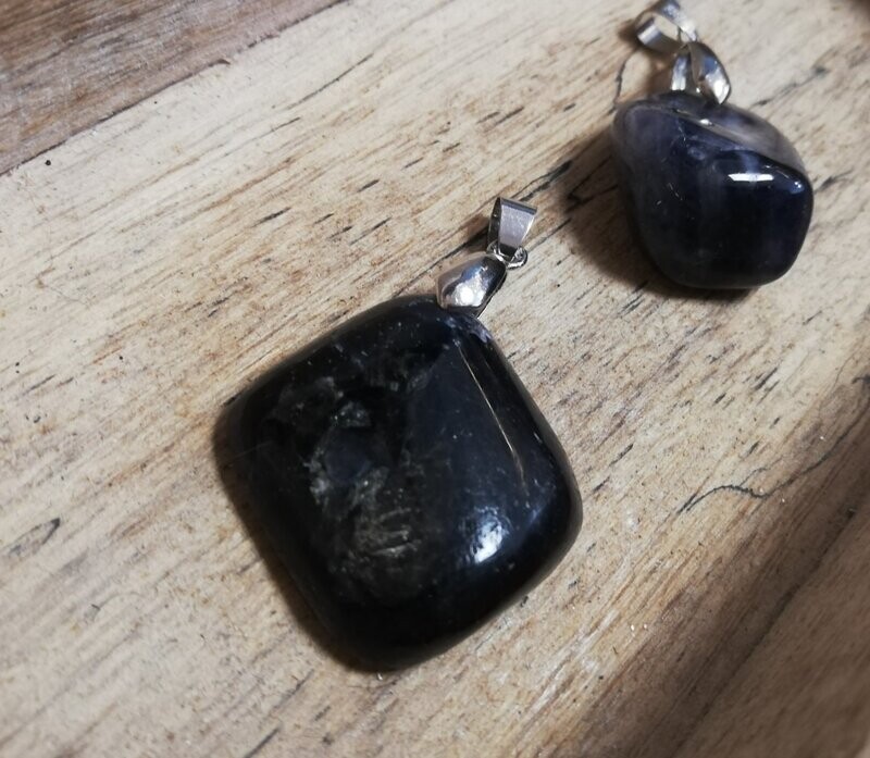 Pendentif Cordièrite à partir de