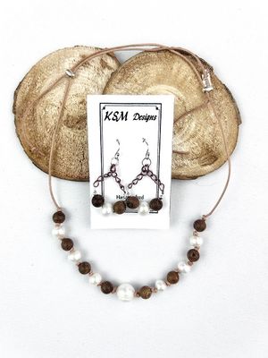 FRESHWATER PEARLS &amp; WOOD NECKLACE AND EARRING SET