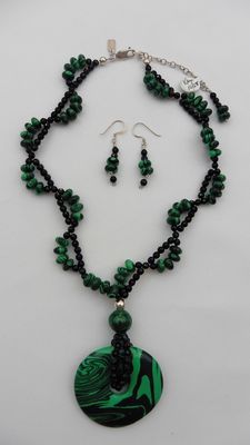MALACHITE &amp; ONYX NECKLACE &amp; EARRING SET