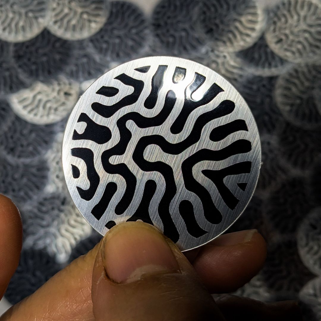 Brushed Aluminum Round Sticker – 1.5&quot;