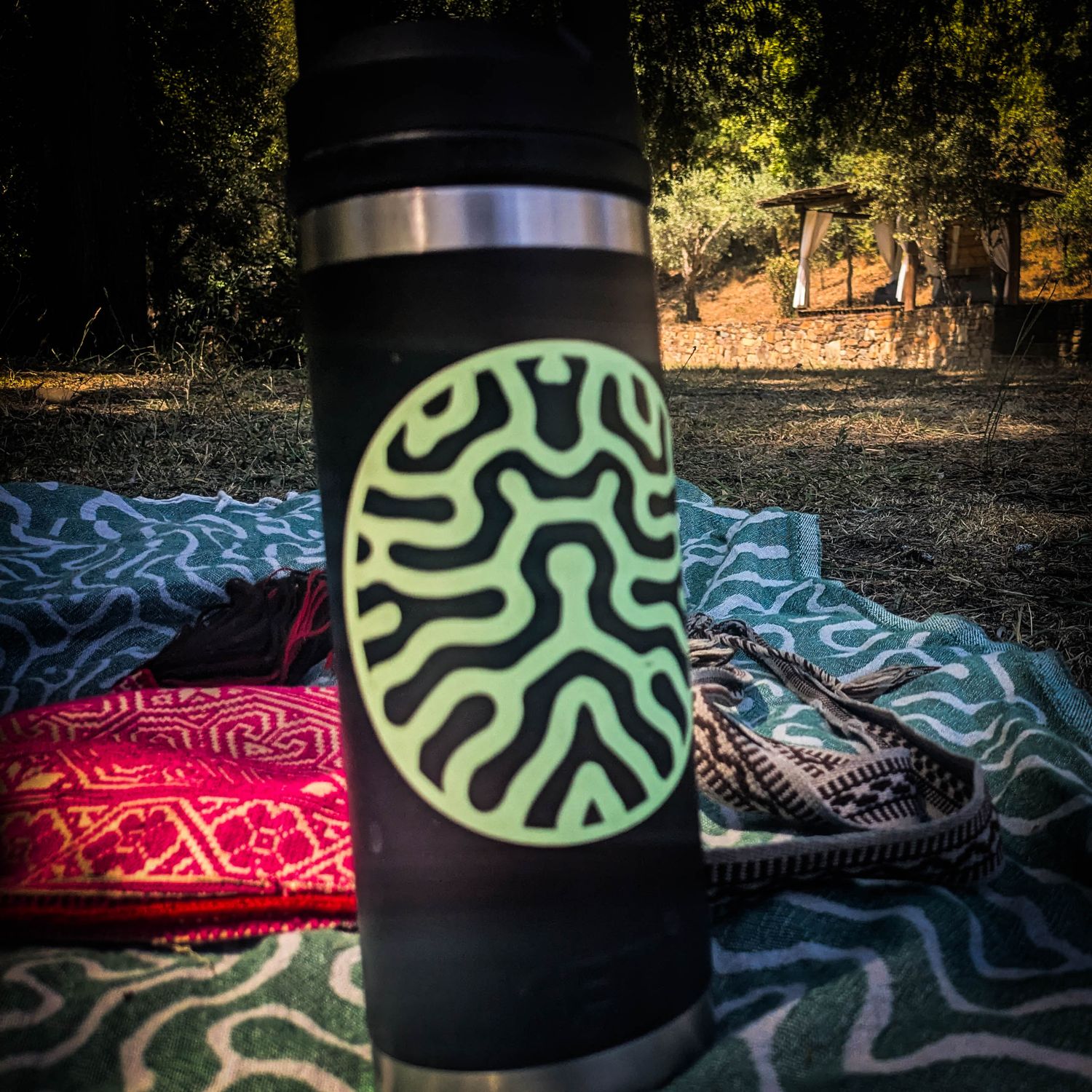 Glow in dark round sticker 4"