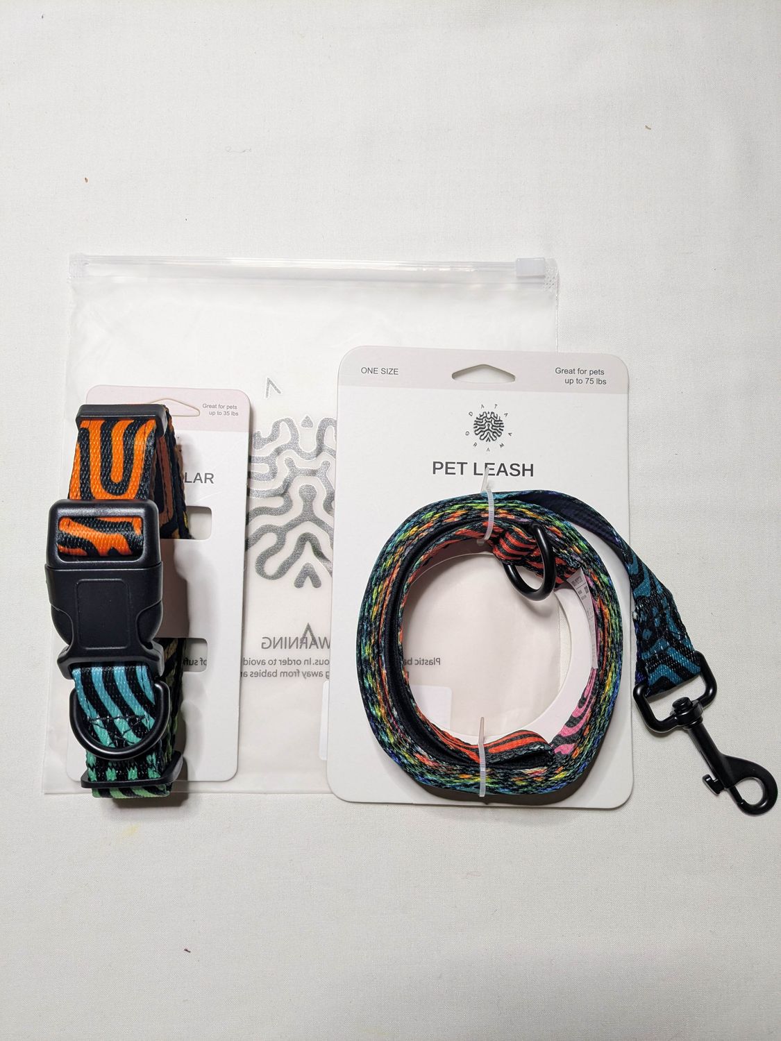 HOLO DATAGRAMA Pet collar &amp; leash set